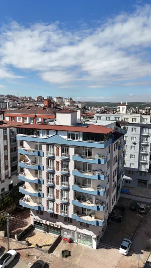 Lila Apt.